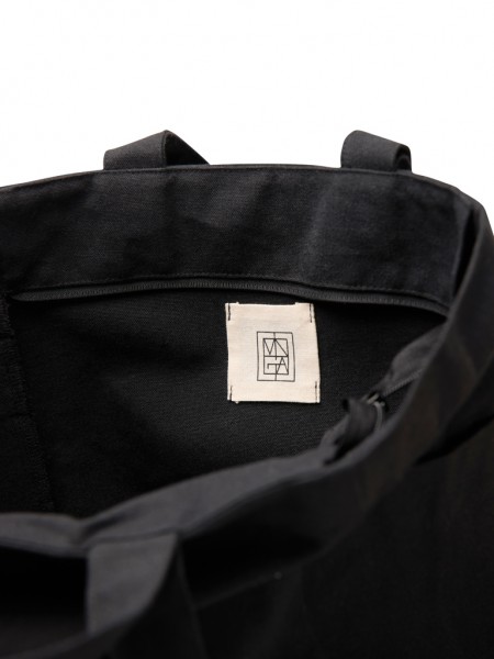 VINGA Hilo AWARE™ Tasche mit Reißverschluss aus rec. Canvas, schwarz