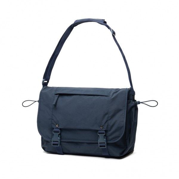 KENTO URBAN 15,6` Messenger aus RCS recyceltem Nylon, navy blau