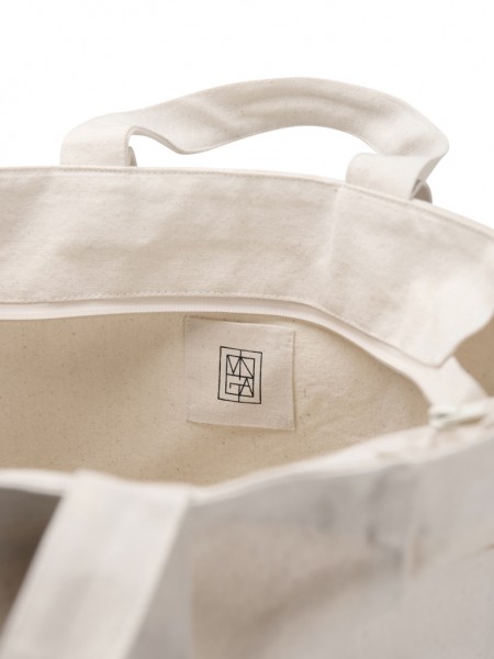 VINGA Hilo AWARE™ Tasche mit Reißverschluss aus rec. Canvas, off white