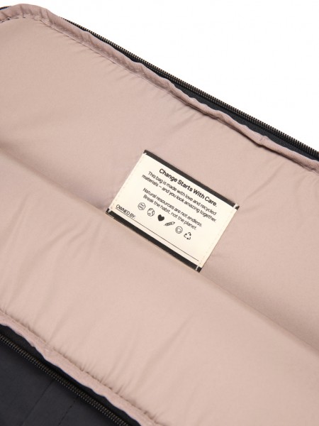 KENTO URBAN 15,6` Laptop-Sleeve aus RCS rec. Nylon, schwarz