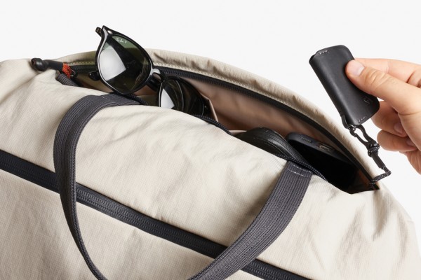Bellroy Lite Duffel, beige