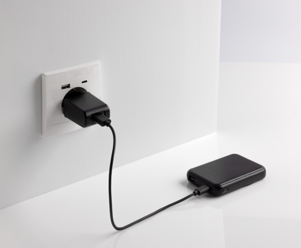 Stellar 5.000mAh 5W magnetische Powerbank aus RCS rec. ABS, schwarz