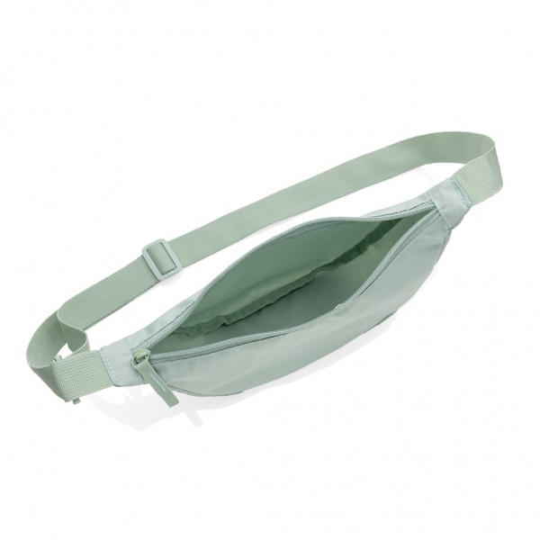 Crescent AWARE™ RPET Half-Moon Sling Tasche, Iceberg green
