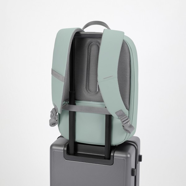 Bobby Edge, Iceberg green